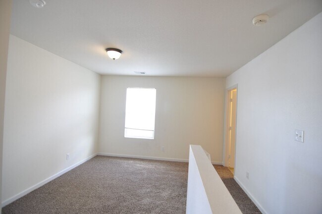 Building Photo - 29934 Glenrose Way