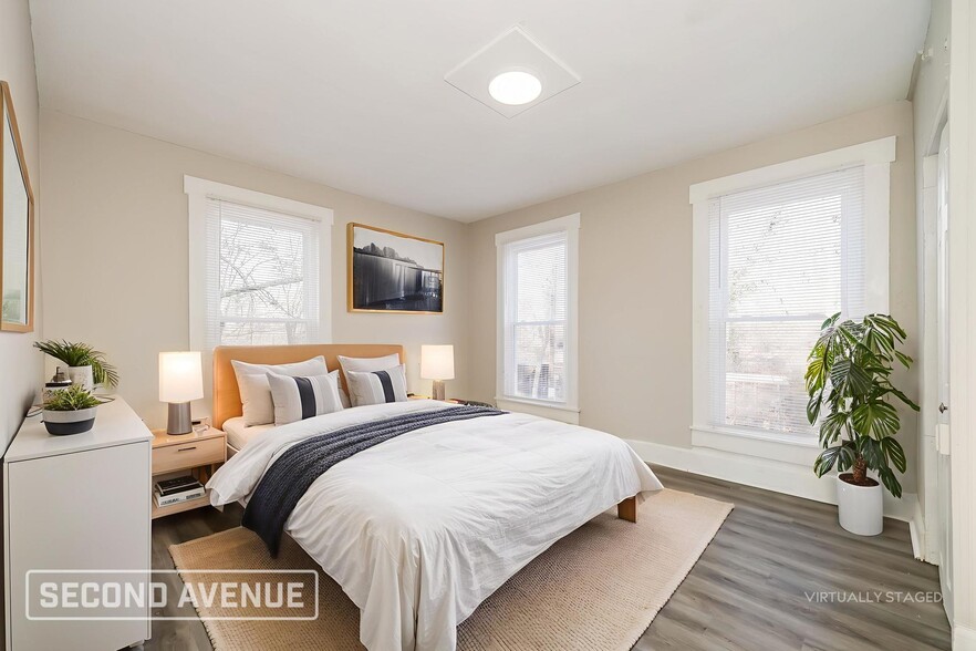 Building Photo - 4833 Greenwood Terrace