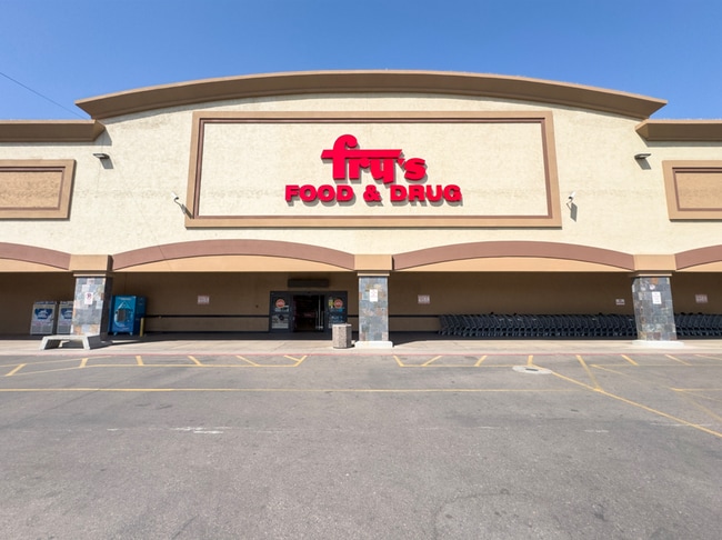 Building Photo - 5Bed/5Bath House at University Dr/Priest Dr! Move-In Ready on 05/07/2026! - 4 CAR CARPORT! NO HOA!