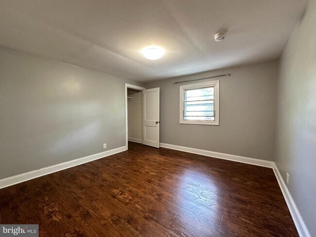 Building Photo - 410 North St