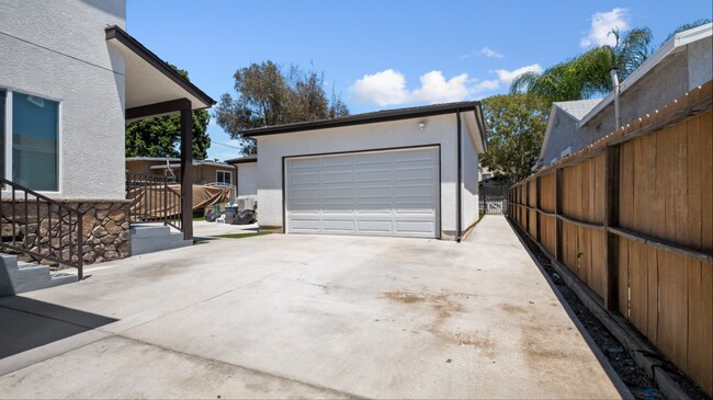 Building Photo - 7913 Milton Ave