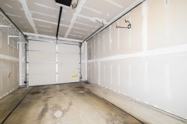 Building Photo - Bright and Spacious Residence with Vaulted Ceilings and Garage