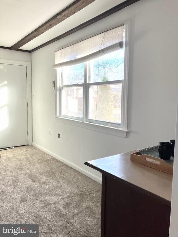 Building Photo - 131 N Main St