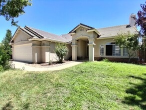Building Photo - 10374 N Sierra Vista Ave