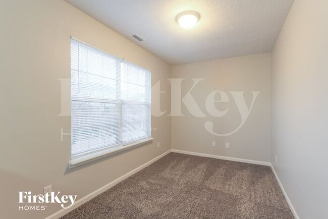 Building Photo - 1547 Doe Ln