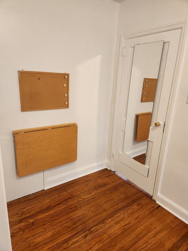 Building Photo - Remodeled Home - Mayfair