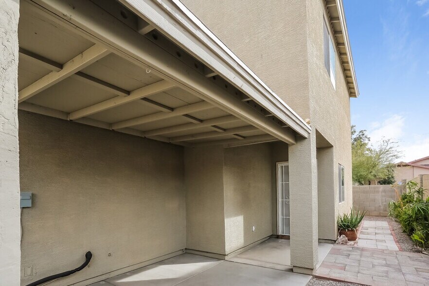 Building Photo - 7210 S 8th Pl