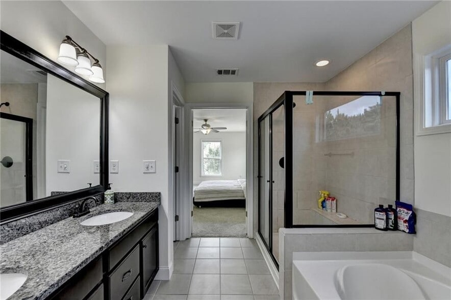 Building Photo - 1640 Primrose Park Rd