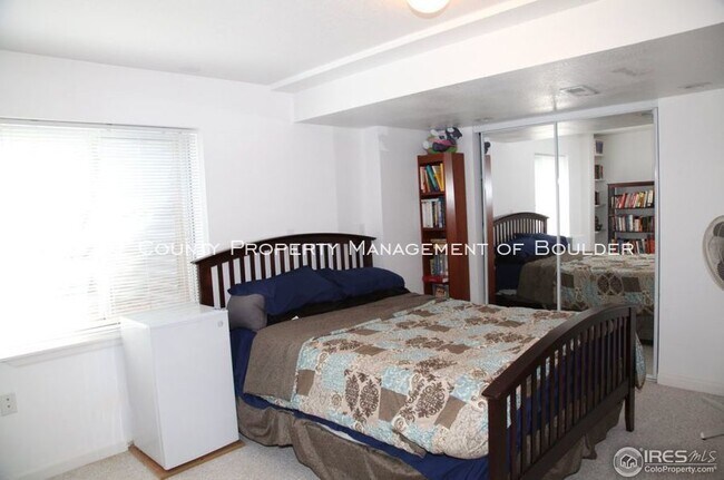 Building Photo - 842 St Andrews Ln