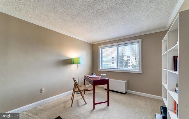 Building Photo - 2059 Huntington Ave
