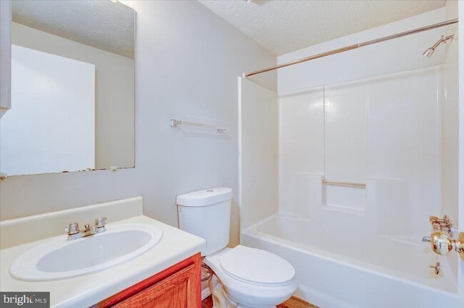 Building Photo - 1863 Johnson Rd