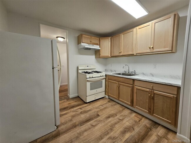 Building Photo - 74-80 N Highland Ave