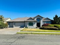 Building Photo - Stunning Custom Camas Home