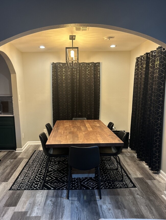 Building Photo - 1610 14th St