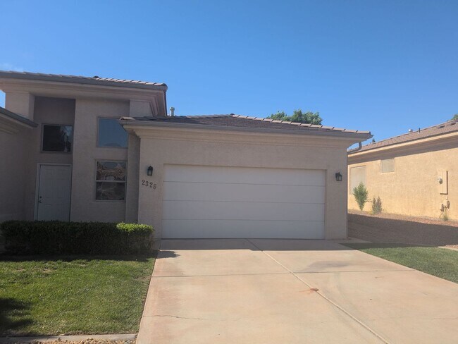 Building Photo - Spacious and Inviting 3-bedroom