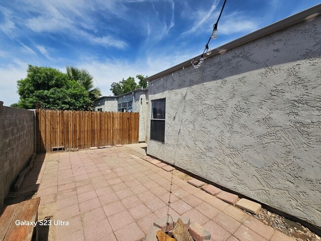 Building Photo - FREE RENT  INTERESTED??  Welcome nearly new, updated single-level patio home