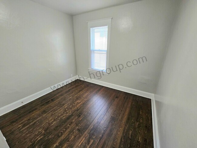 Building Photo - 1808 56th St