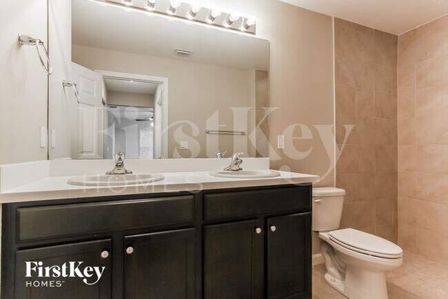 Building Photo - 1810 SW Starman Ave