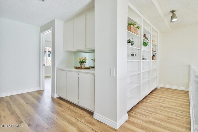 Building Photo - 4082 Avenida Verano