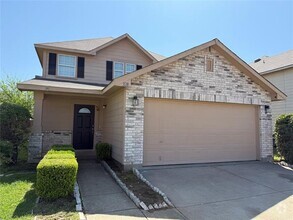 Building Photo - 328 Cres Ridge Dr