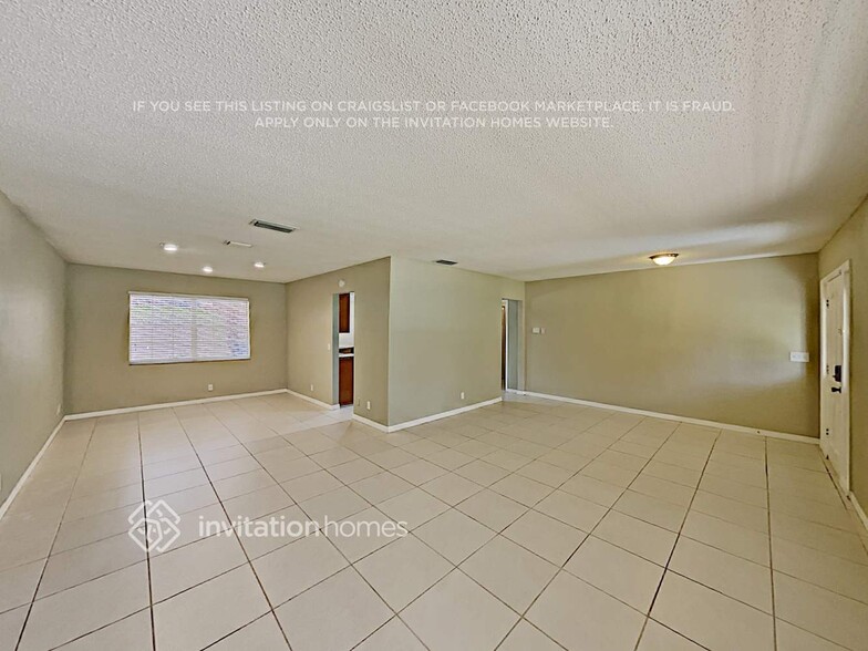 Building Photo - 12725 Newton Pl