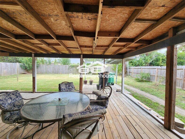 Building Photo - 8327 Bird Run Dr