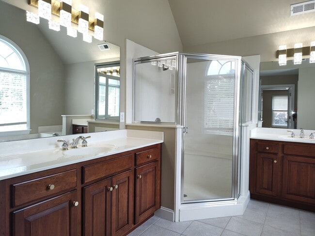 Building Photo - Georgeous home located in the  Shannamara Golf Club Community in Matthews!