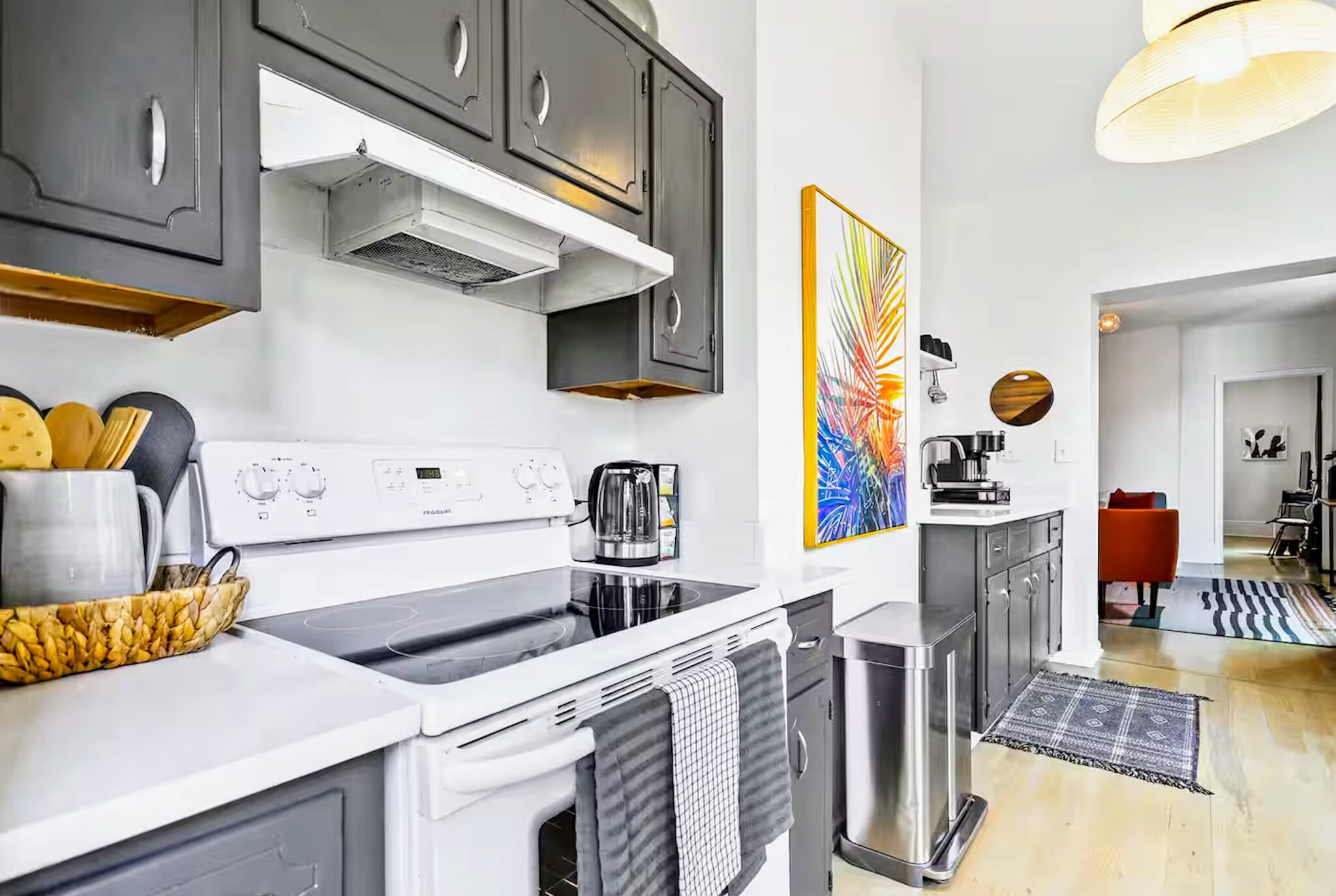 Building Photo - 66 Howell St NE