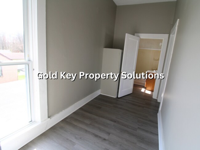 Building Photo - 803-807 High Street