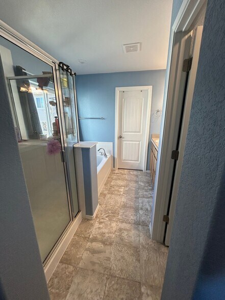 Building Photo - 3623 Vineyard Cir