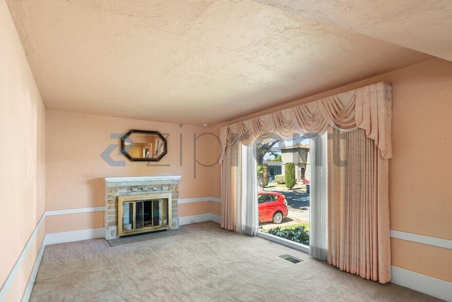 Building Photo - 1240 Parker St