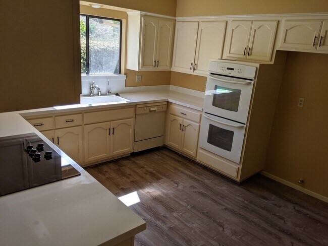 Building Photo - 203 Patricia Ct