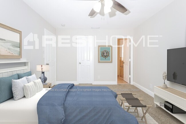 Building Photo - 9940 Spanish Isles Dr