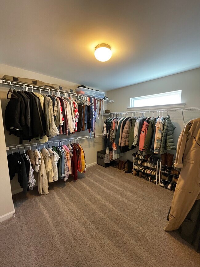 Building Photo - 108 Jersey Ln