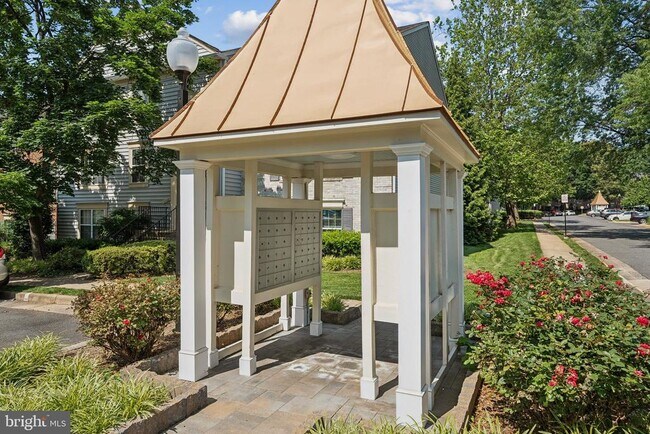 Building Photo - 7735 Inversham Dr