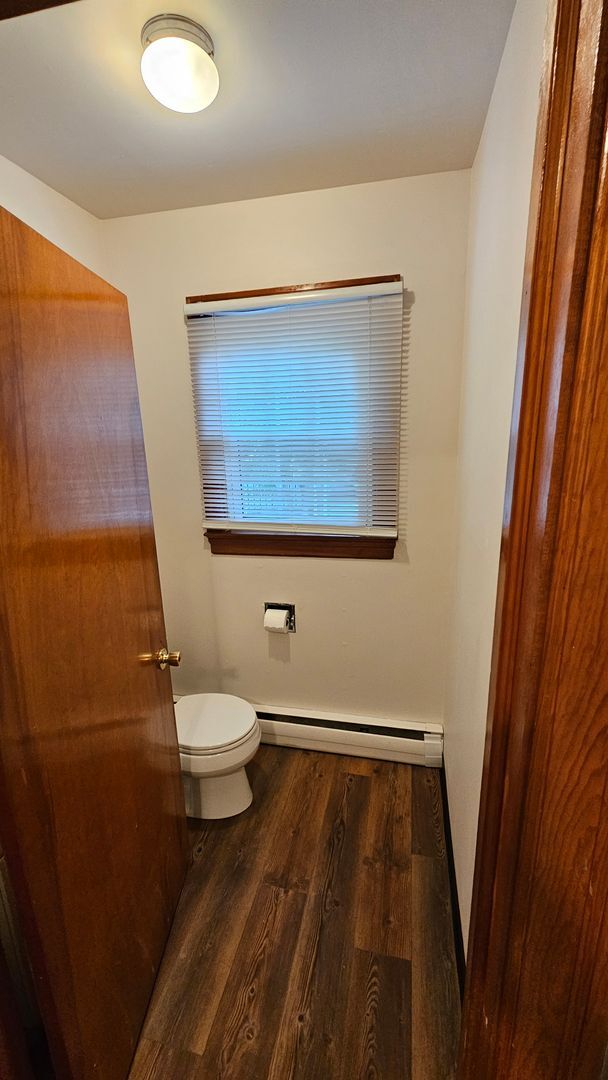Building Photo - 3 Bedroom Single Family Home