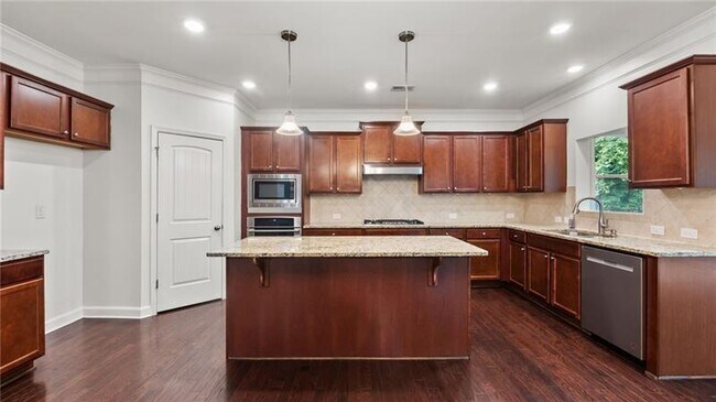 Building Photo - 2040 Bloomfield Ct