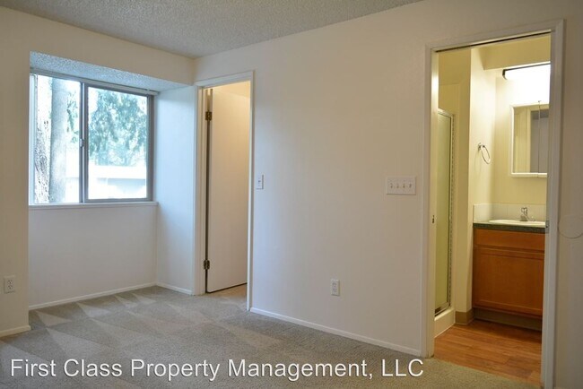 Building Photo - 4628 Oakridge Rd