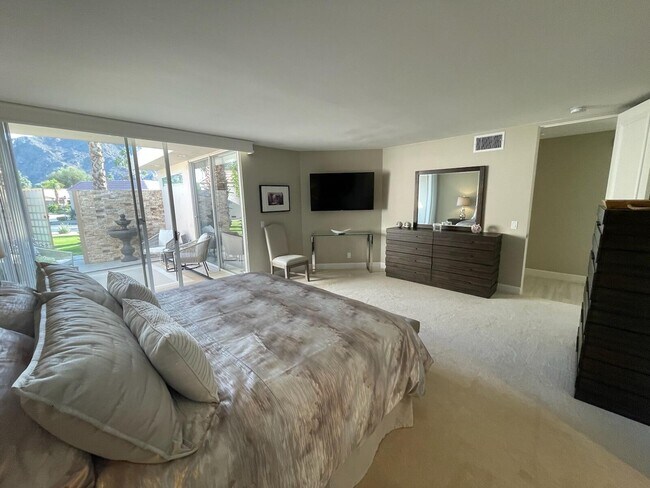 Building Photo - 76990 Lark Dr