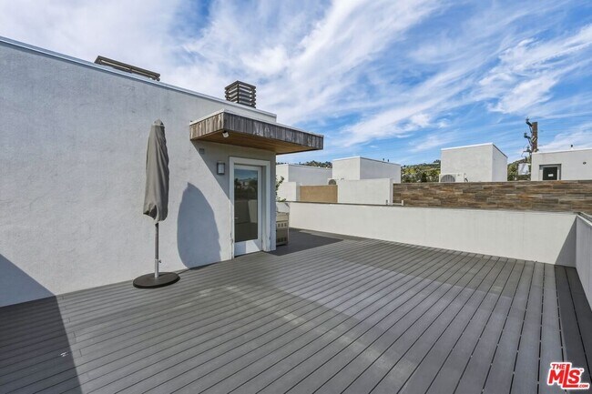 Building Photo - 1041 N Spaulding Ave