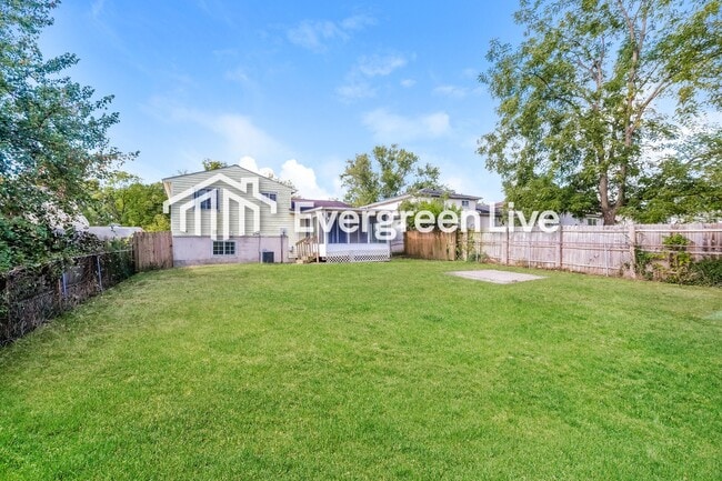 Building Photo - 2578 Bethesda Ave