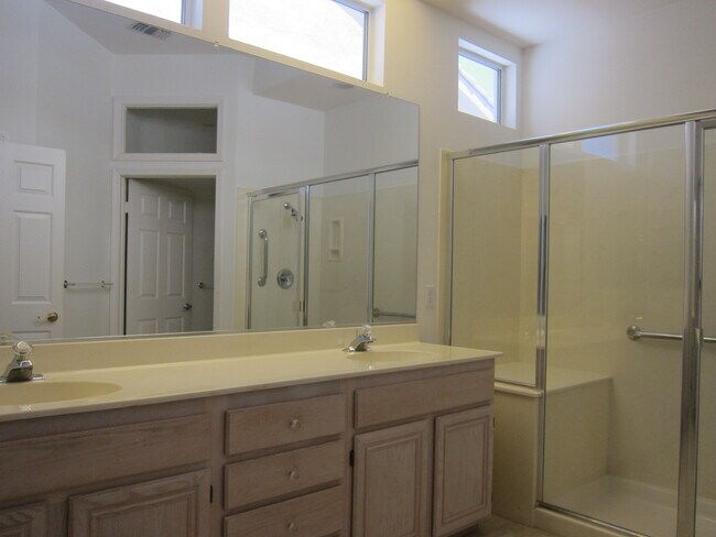 Building Photo - 78093 Larbrook Dr