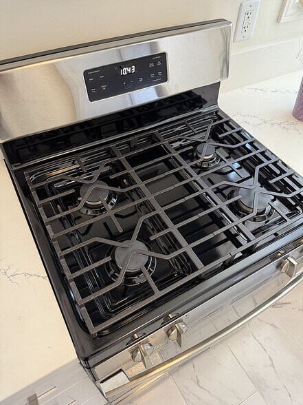 Building Photo - 1721 N Glenoaks Blvd