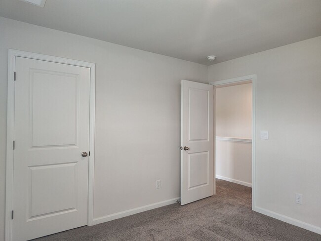 Building Photo - Beautiful New  Build Home located in the S...