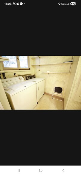 Building Photo - 50 La Grange St