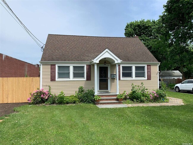 Primary Photo - 311 Washington Ave