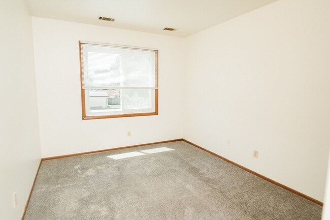 Building Photo - 3320 Randolph Pl