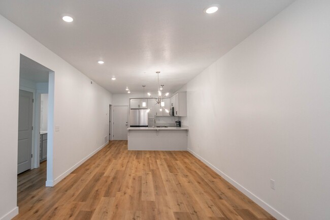 Building Photo - Charming Bedford Condo in Vista View: Incl...