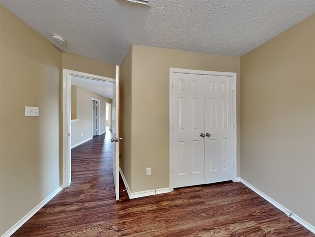 Building Photo - 26881 Armor Oaks Dr