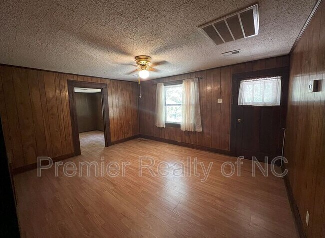 Building Photo - 3964 U.S. Hwy 601 N